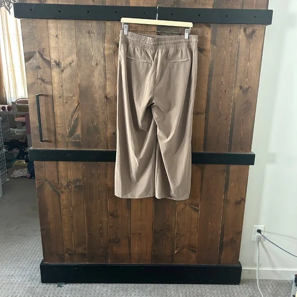 Athleta Wide Leg Crop Women’s Size 10 - Picture 5 of 10